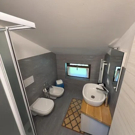 Al Nibbio Apartment *